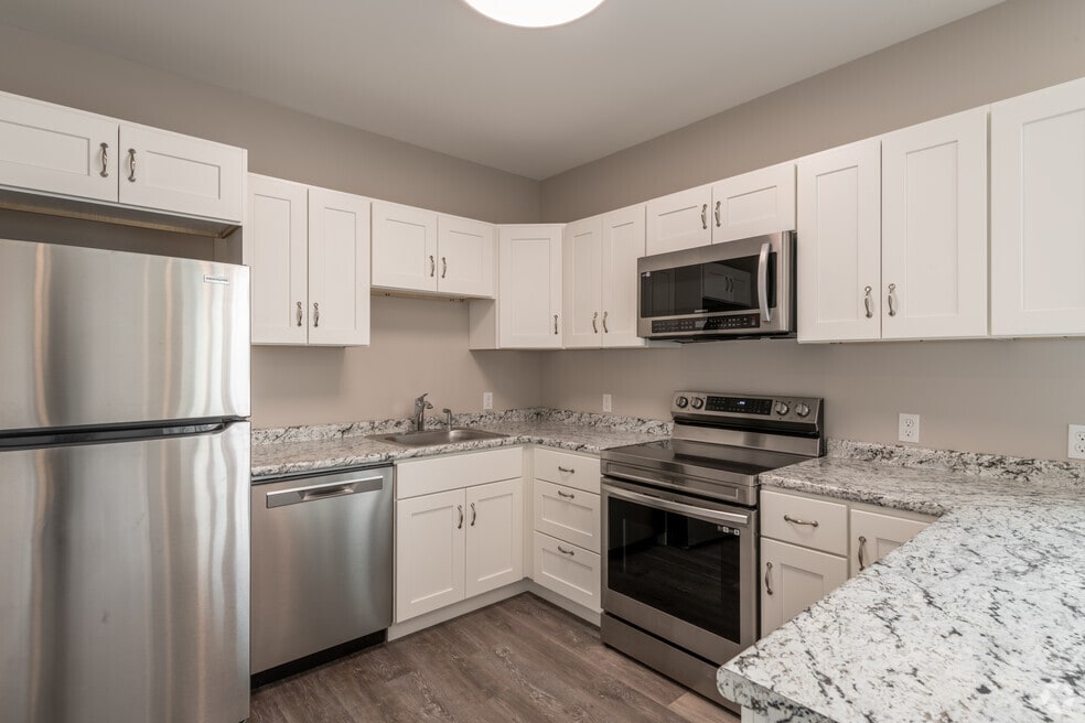 Residences at 530 and 540 Chestnut, Manchester, NH 03101 - photo 1