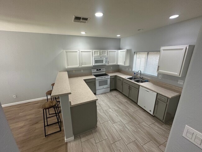 17610 N 17th Place unit 3, Phoenix, AZ 85022 - photo 4