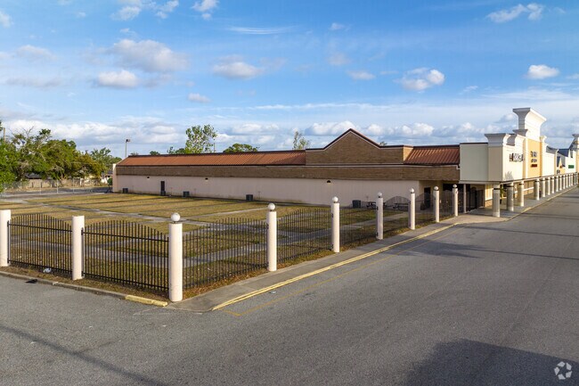 Chancery High School in Oak Ridge-Sky Lake provides its students with accelerated courses.