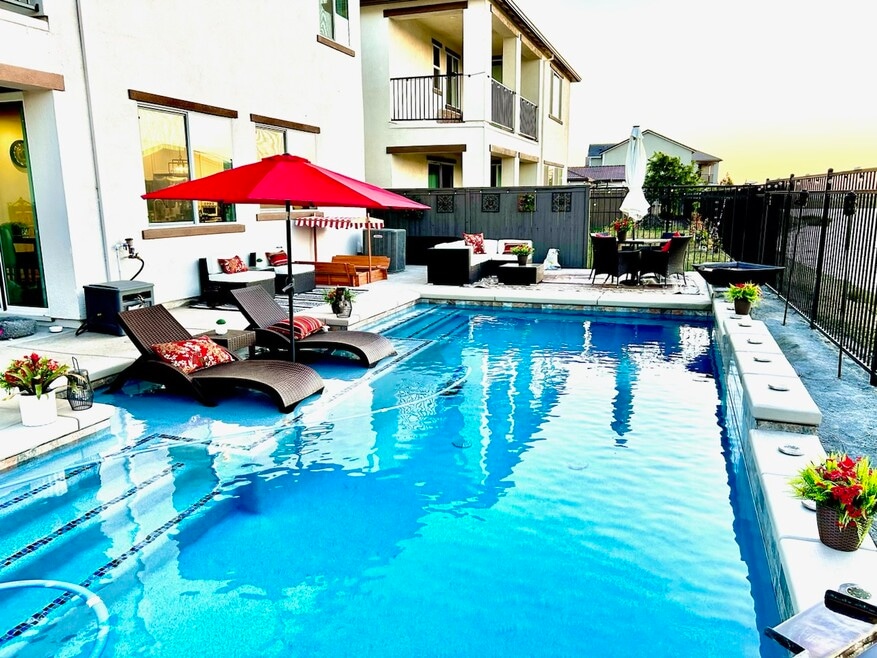 6901 Tailwind Ln unit Mav's, Stockton, CA 95219 - photo 1