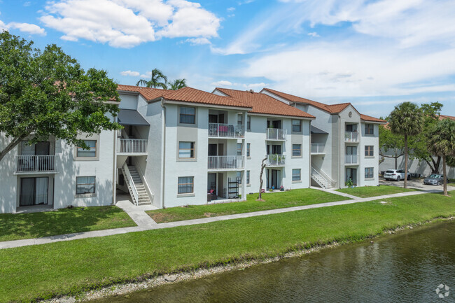 Experience urban living in Emerald Hills condos with skyline views and vibrant community.