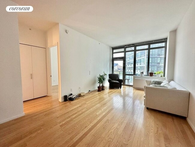 46-10 Center Blvd, Long Island City, NY 11109 - photo 2