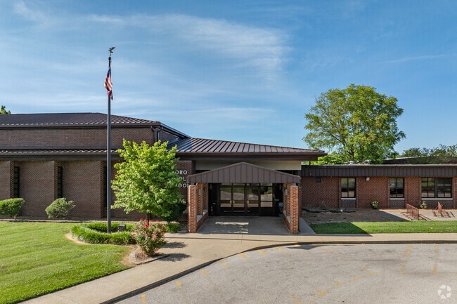 Owensboro Middle School has a 13 to 1 student to teacher ratio.