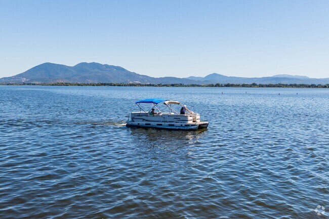 It's common to see people enjoying boat rides in the afternoon in North Lakeport.