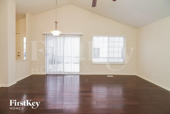 3023 Impressions Dr, Lake In the Hills, IL 60156 - photo 3