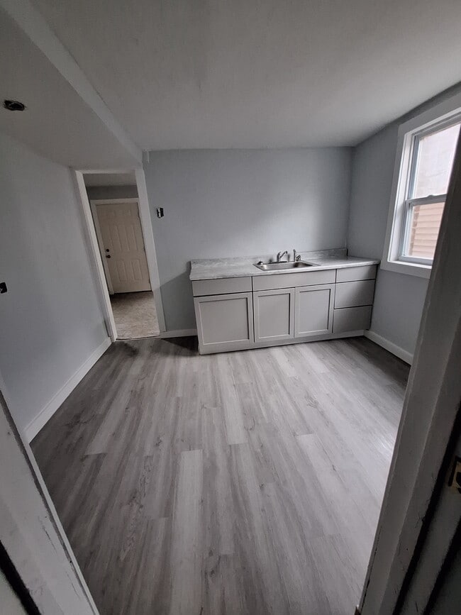 1613 Jackson Ave, Evansville, IN 47714