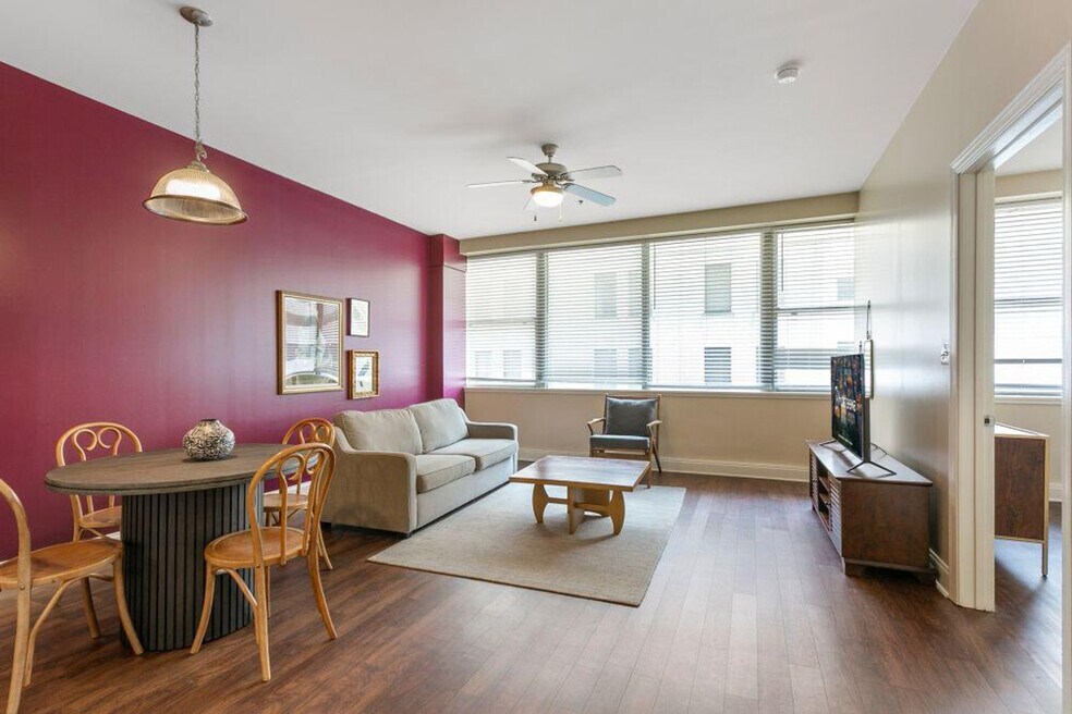 925 Common St unit ID1266930P, New Orleans, LA 70112 - photo 1