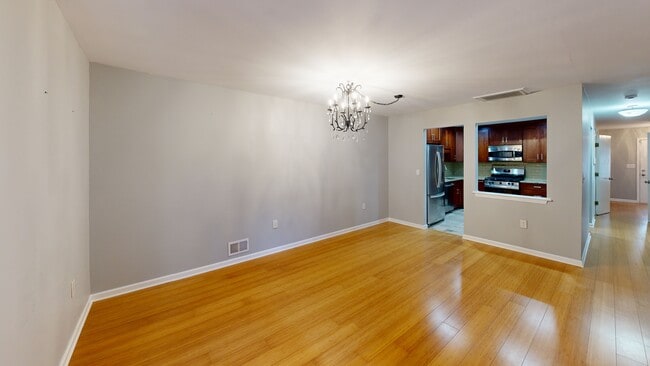 53 Thorne Ln, Matawan, NJ 07747 - photo 2