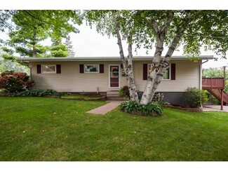 430 21st Ave SW, Rochester, MN 55902