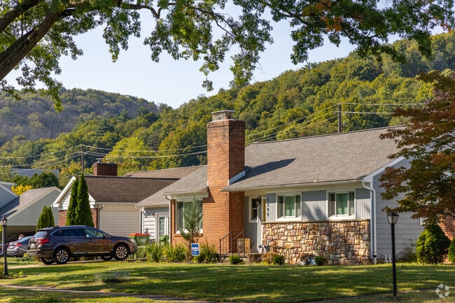 Ranch houses offer more modest options for buyers looking in Faxon.