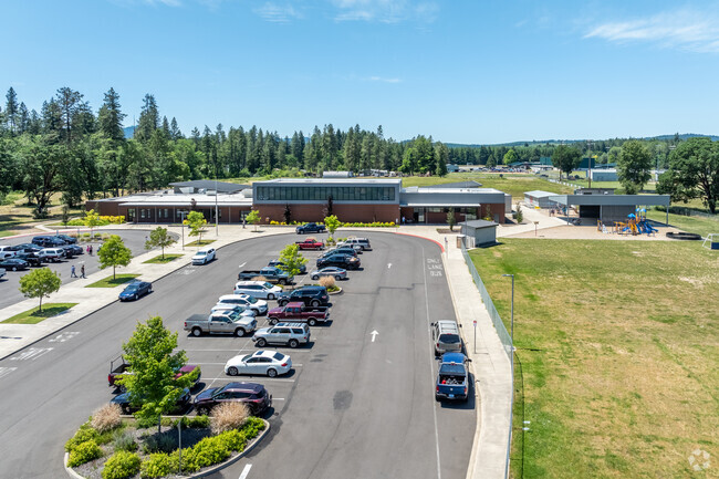 Elmira Elementary School is a public school in Veneta.