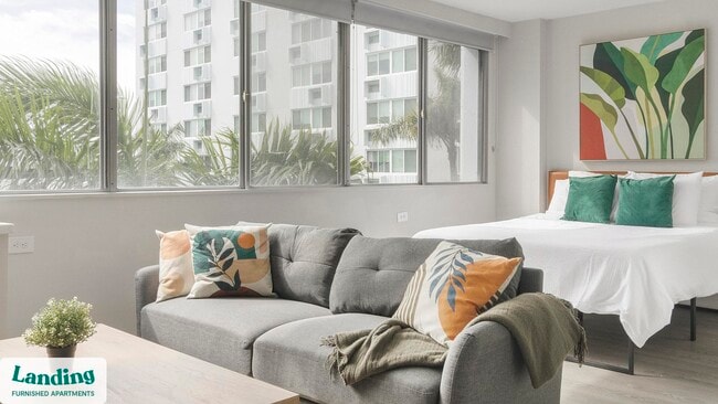 305 Dr M L K Jr St S unit 321, Saint Petersburg, FL 33705 - photo 2