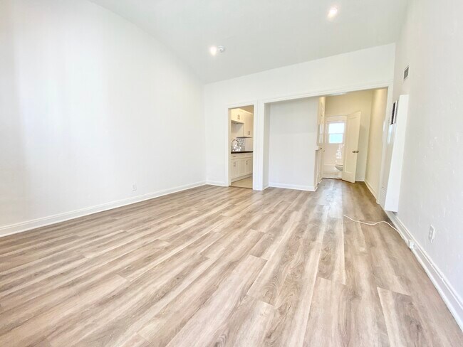 832 N Alta Vista Blvd unit 3/4, Los Angeles, CA 90046 - photo 5