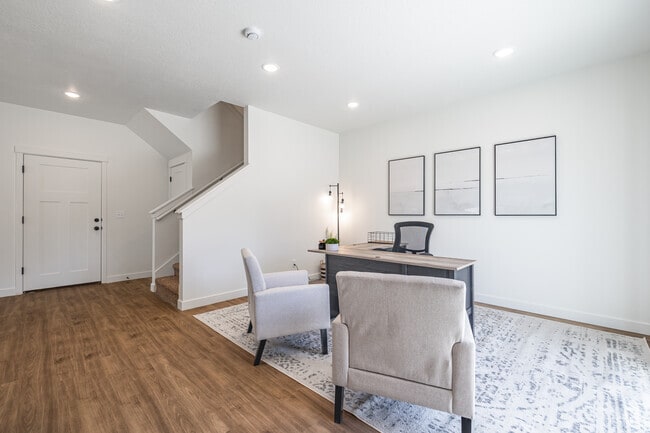 3BR, BA2.5 - 1.505SF - Living Room