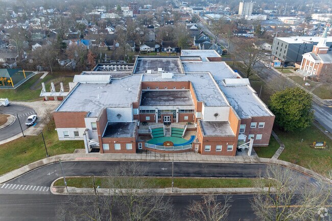 The student population of Arlington Elementary School is 290 and the school serves PK-5.