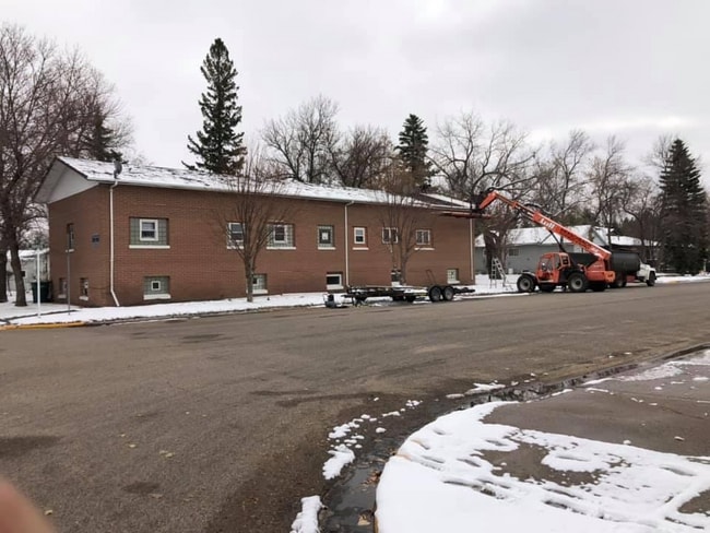 402 1st St unit B, Maddock, ND 58348 - photo 2