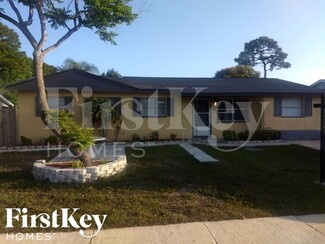 8275 Jacaranda Ave, Seminole, FL 33777