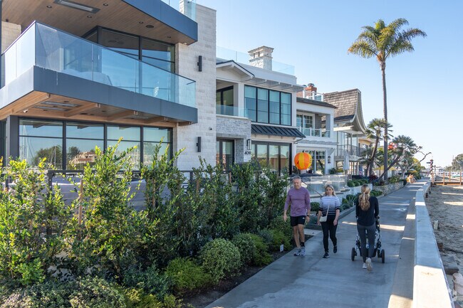 Balboa Island offers beautiful contemporary homes right on the waterfront.