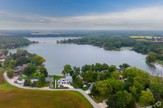 Homes with lake access are common around Summit’s small lakes.
