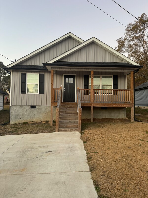 623 Fondel Ln, Tunnel Hill, GA 30755