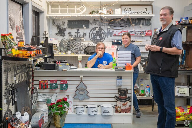 Find friendly service in Ragland's Hardware store.