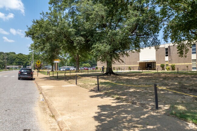Sidewalks makes getting to Sheffield Elementary in Memphis a breeze.