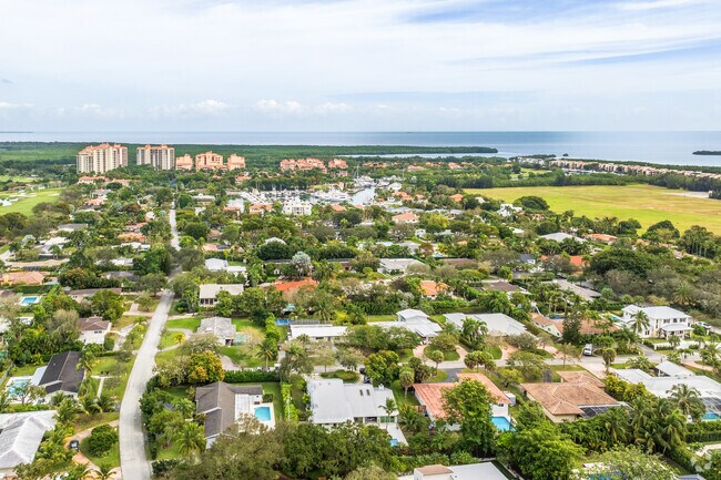 King's Bay/Deering Bay, FL is a community close to the sea.