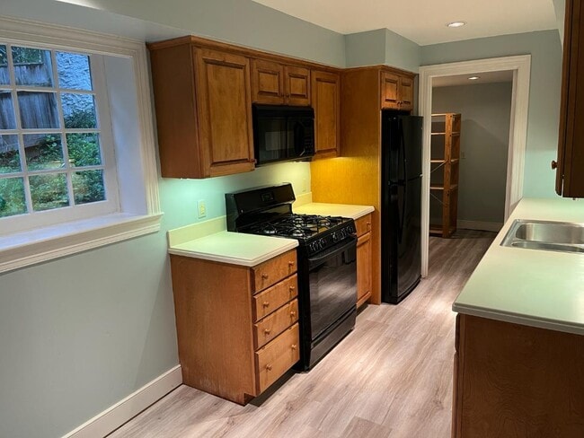 2 River Rd unit 2, Conshohocken, PA 19428 - photo 4