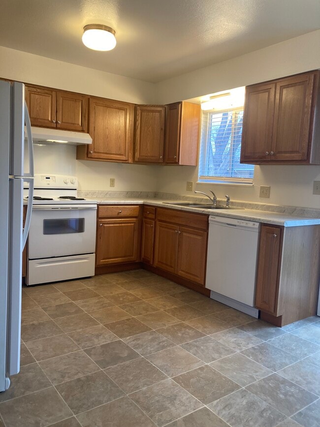 1831 E 16th St, Loveland, CO 80538 - photo 3