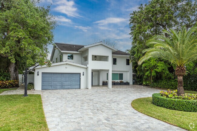 Single-family homes in Palm Beach Farms feature spacious layouts and modern designs.