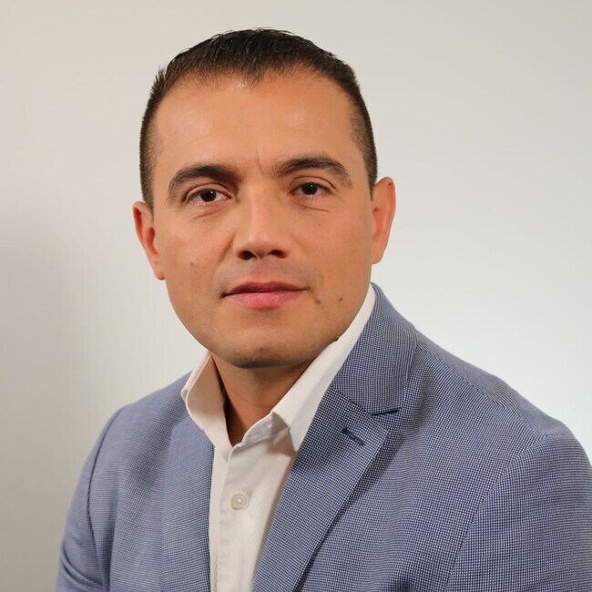Agent Photo