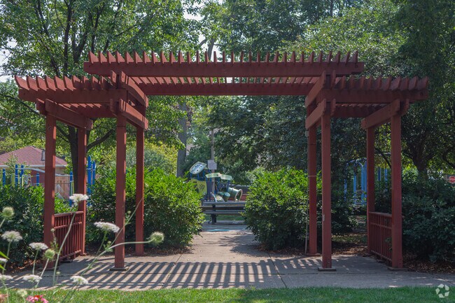 Plenty of shade at the Ravenswood Manor Park pergola.