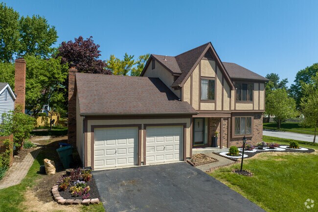 Many Olde Sawmill homes have attached garages.
