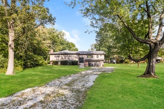 1725 N Raceway Rd, Indianapolis, IN 46234