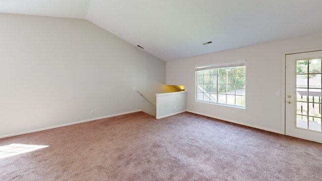 226 Hunters Ln NE unit 13, Rockford, MI 49341 - photo 2