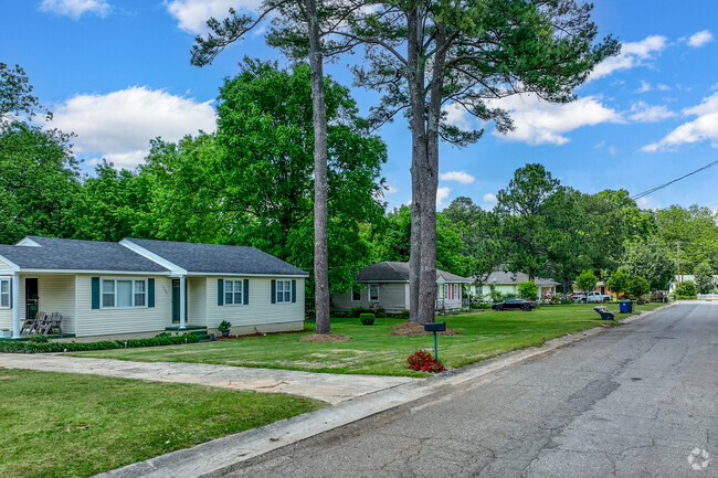 Large yards are a common occurrence in Roebuck.
