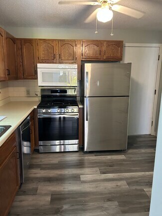 379 Huse Rd Unit 31, Manchester, NH 03103