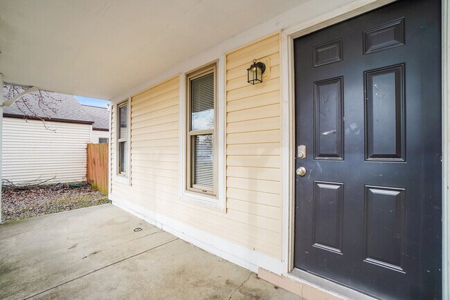 1086 Pacific Ct, Columbus, OH 43085 - photo 4