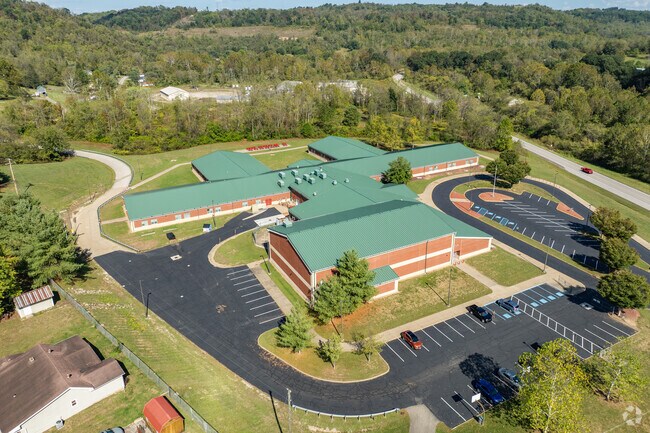 Bellaire Middle School has a student-teacher ratio of 12 to 1.