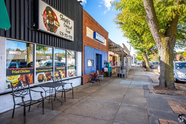 The small downtown of Bellevue offers shops and restaurants along Mission Avenue.