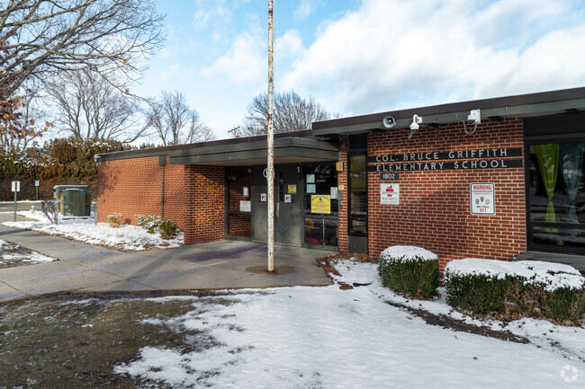 This is the main entry for Griffith Elementary School.
