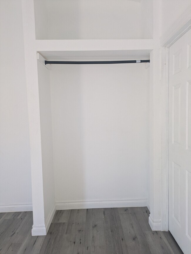 7448 Craner Ave unit Single apartment, Sun Valley, CA 91352 - photo 4