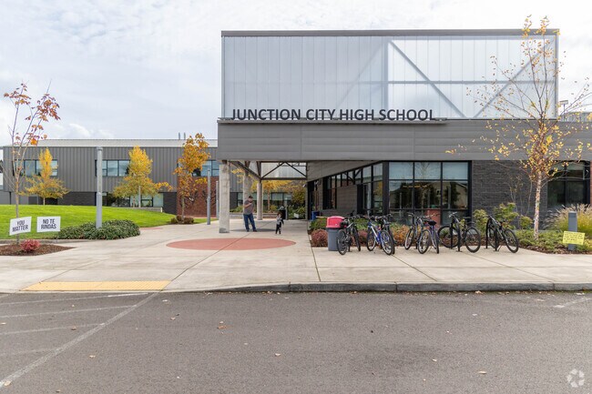 Junction City High School gets a 5 out 10 on Great Schools.