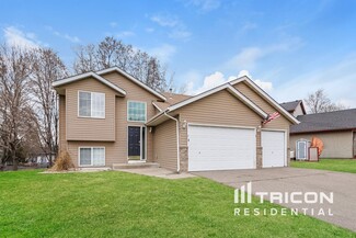 6367 River Mill Dr, Monticello, MN 55362