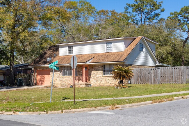 Most homes in Brent, FL were built between the 1950s and ‘80s.