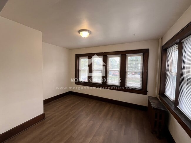 330 E 12th St unit 4, Anderson, IN 46016 - photo 3