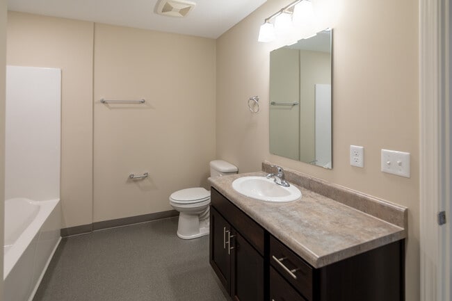 Anderson Green I, Cedar Rapids, IA 52404 - photo 3