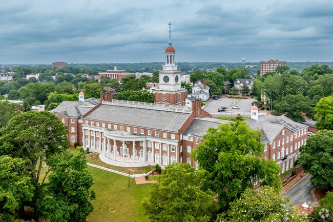 The Mercer University School of Law
campus is located directly in the InTown neighborhood of Macon, GA.