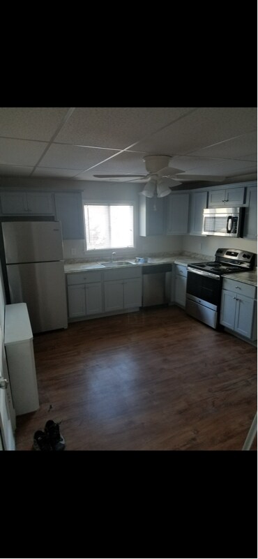 605 George St, Throop, PA 18512