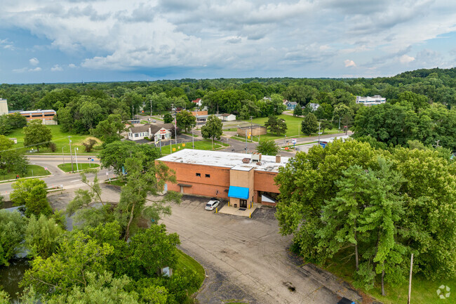 Kalamazoo Covenant Academy has a student-teacher ration of 17 to 1.